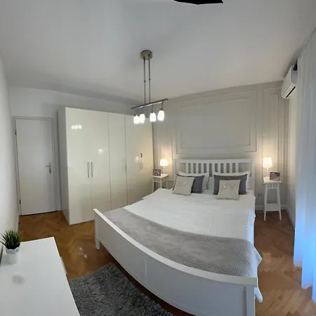Julija Apartmán *